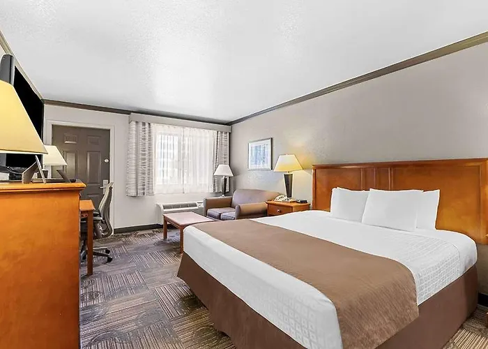 Western Hotel 3*