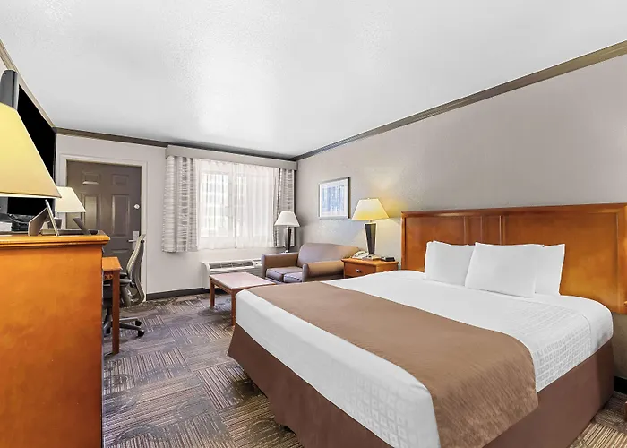Western Hotel 3*